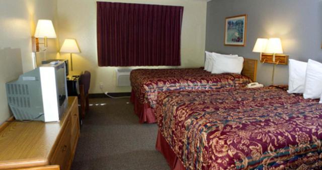 Cherokee Inn Room photo